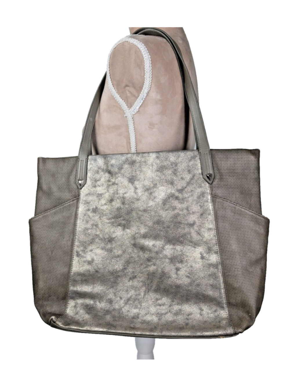 STELLA & DOT Bleecker Tote Handbag Purse Metallic Gold Leather Large Versatile